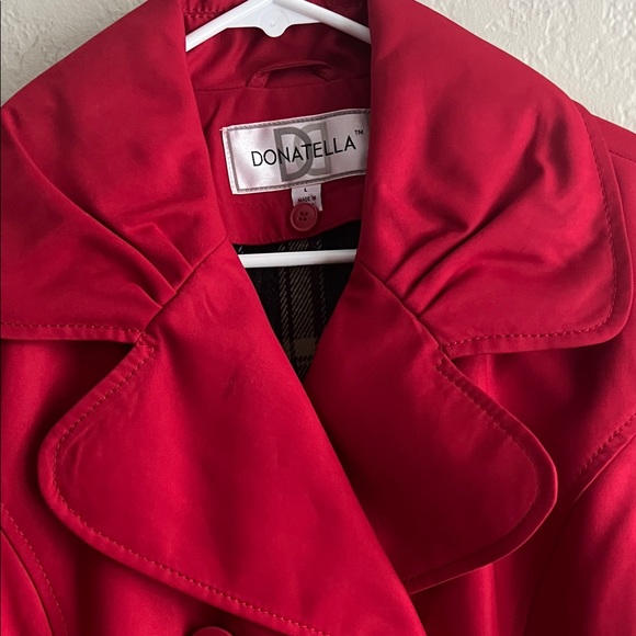 NWT DONATELLA  Vibrant Red Trench Coat Double Breasted Ruffle Hem in Size L - Picture 3 of 16